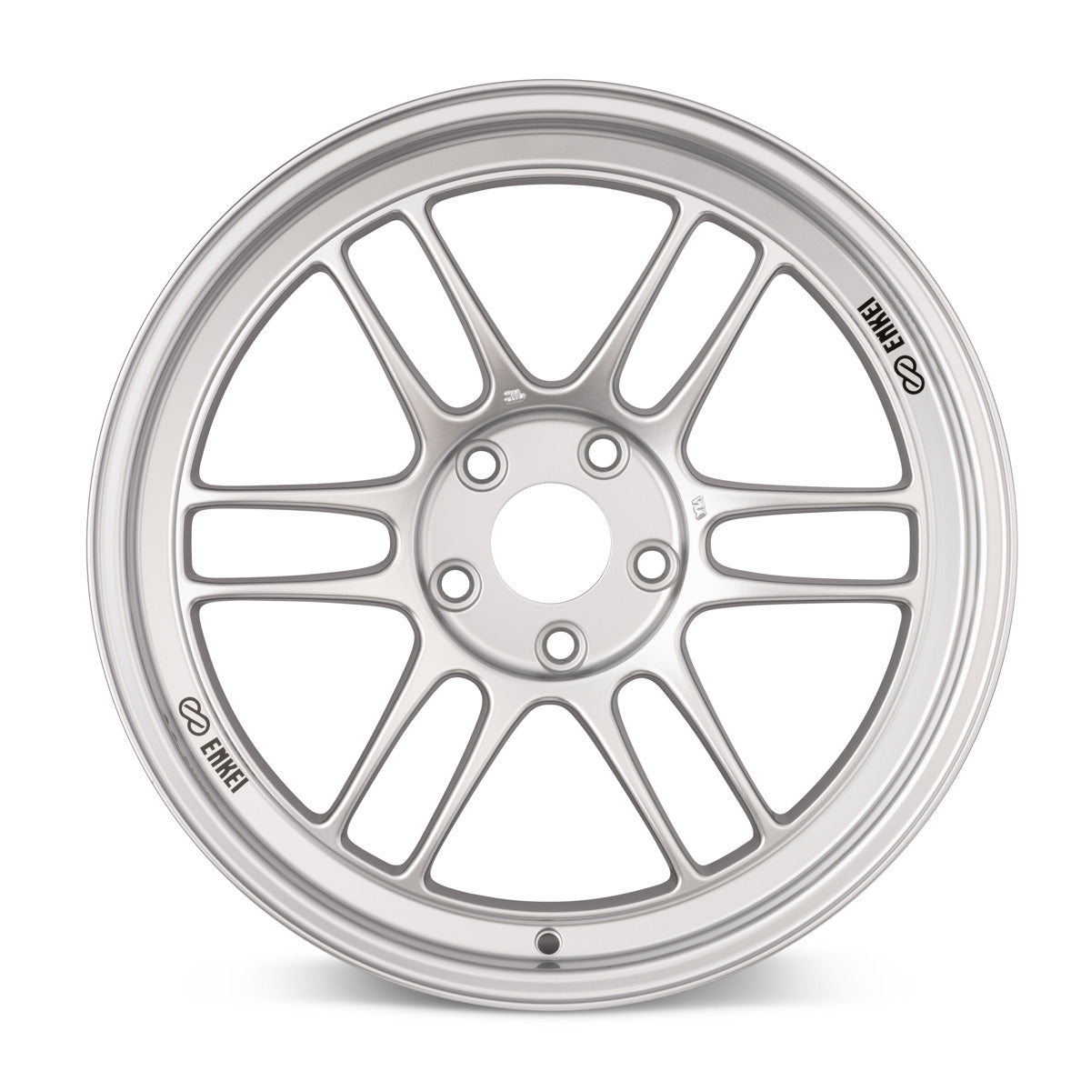 Roda Enkei RPF1 acabamento prata, vista angular