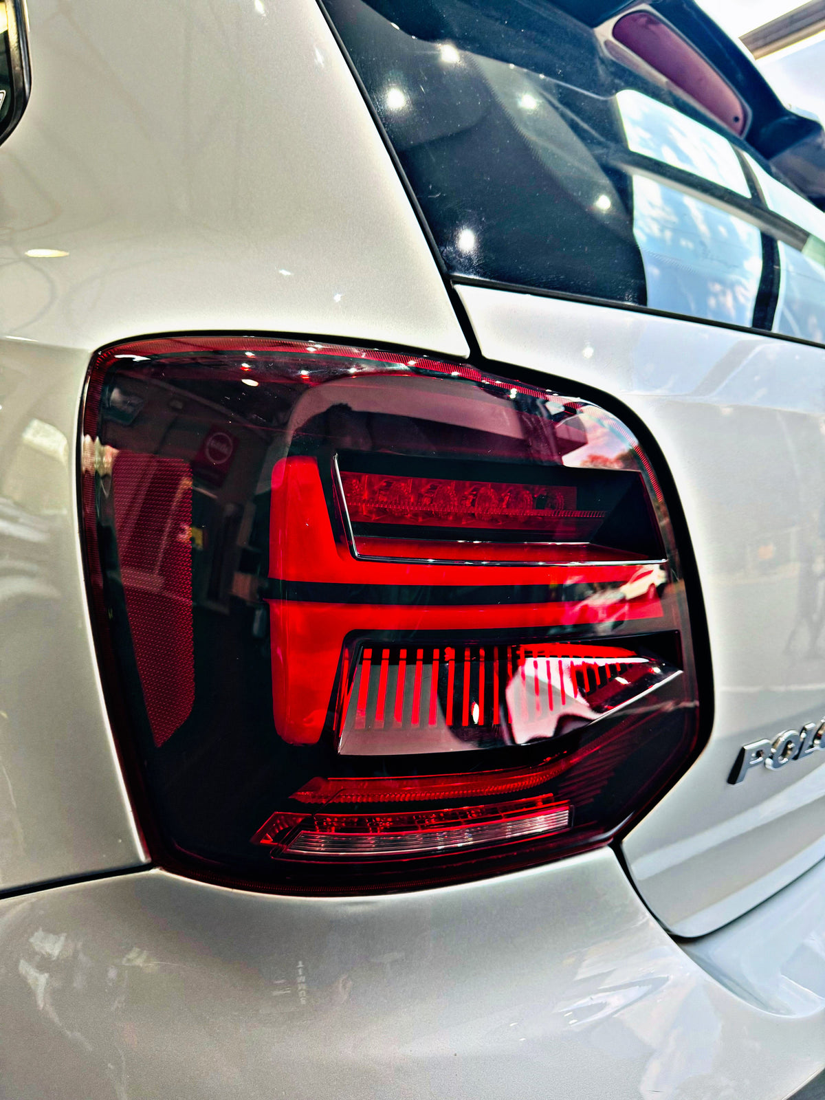Lanterna LED Polo acesa